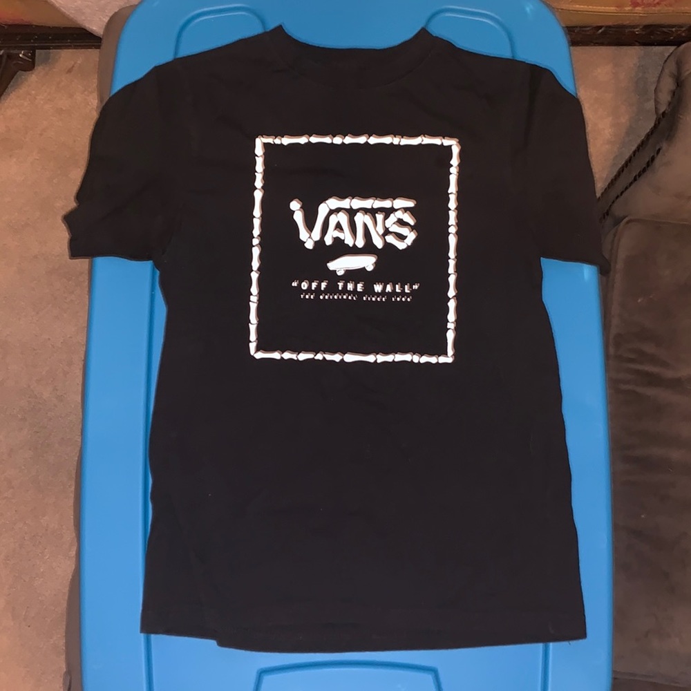 Black bones VANS t-shirt